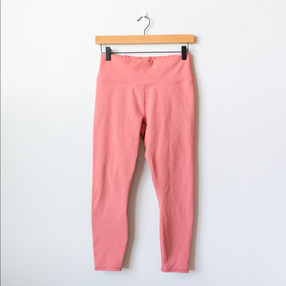 FABLETICS LEGGINGS SIZE MEDIUM